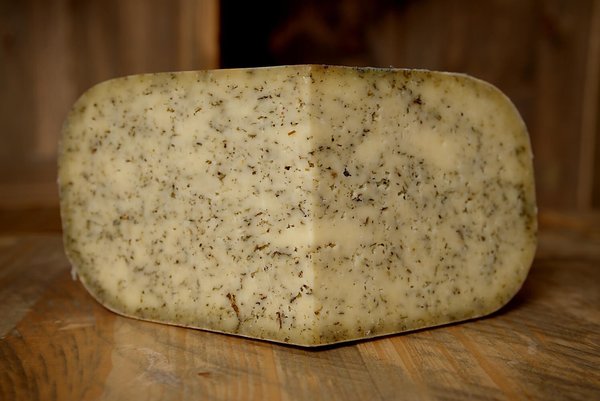 Brandnetel kaas gemaakt op de boerderij Ravenswaard